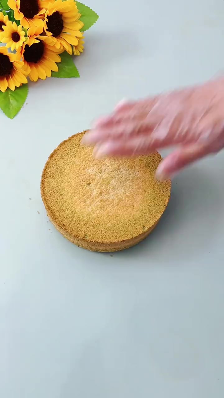 花一样的拉花戚风蛋糕，松软蓬松易在家烘焙