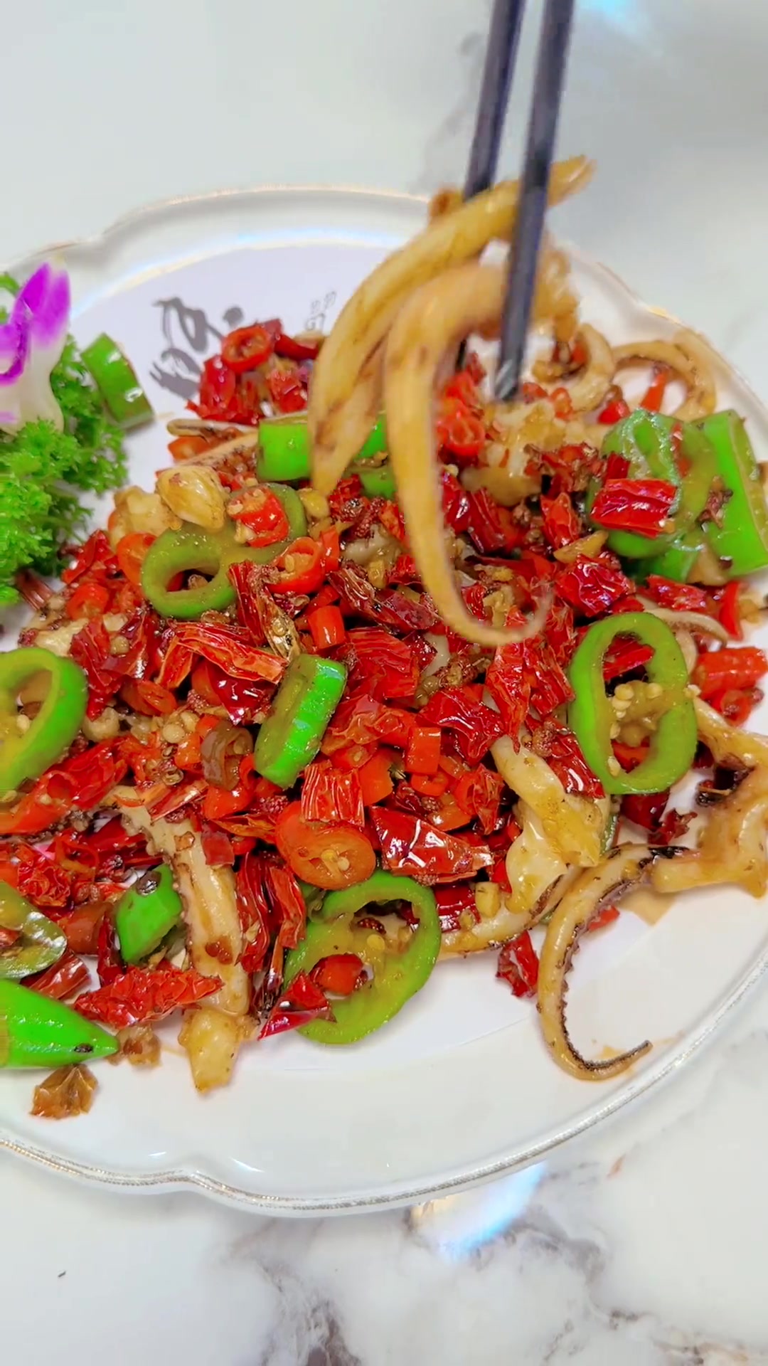 征服家人胃的干煸鱿鱼须，酥脆易嚼超美味！