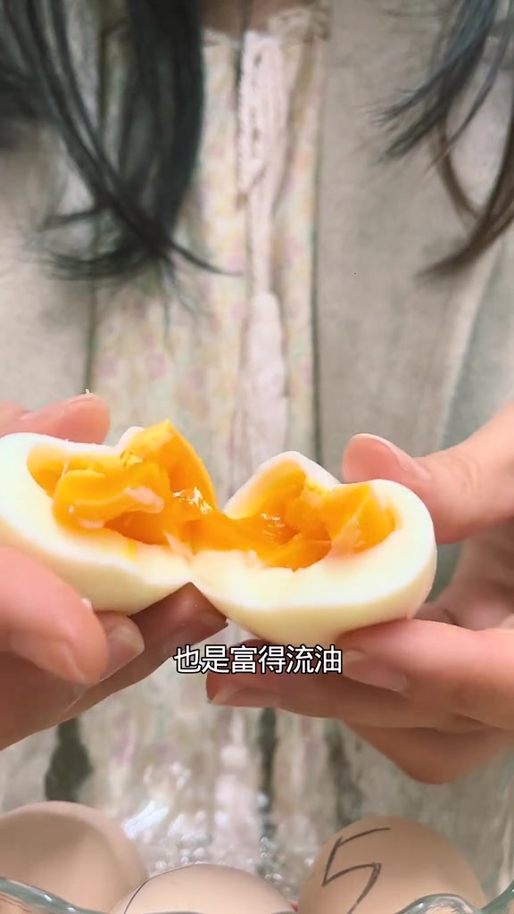 我就说在互联网能学到真东西,跟着蛋神煮鸡蛋,我每天都可以吃5个水煮蛋,这5个时间你更喜爱哪