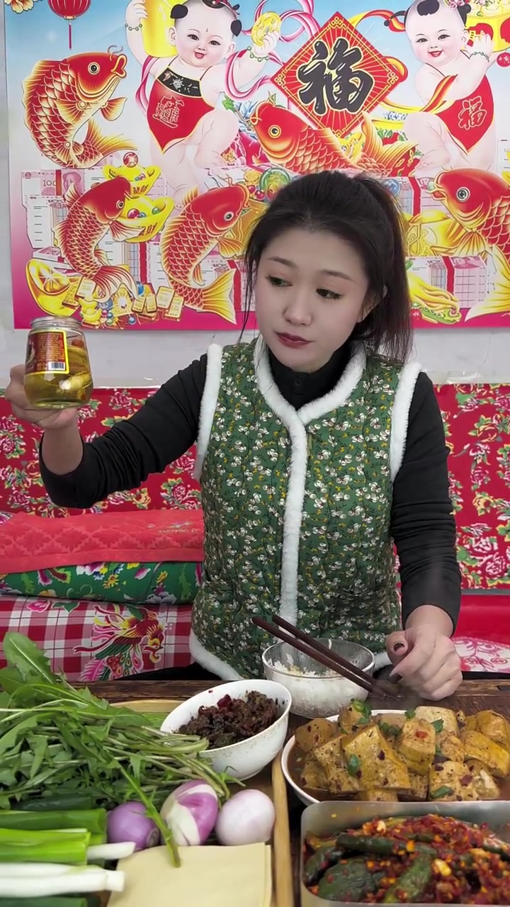 今天整点麻辣豆腐蘸酱菜