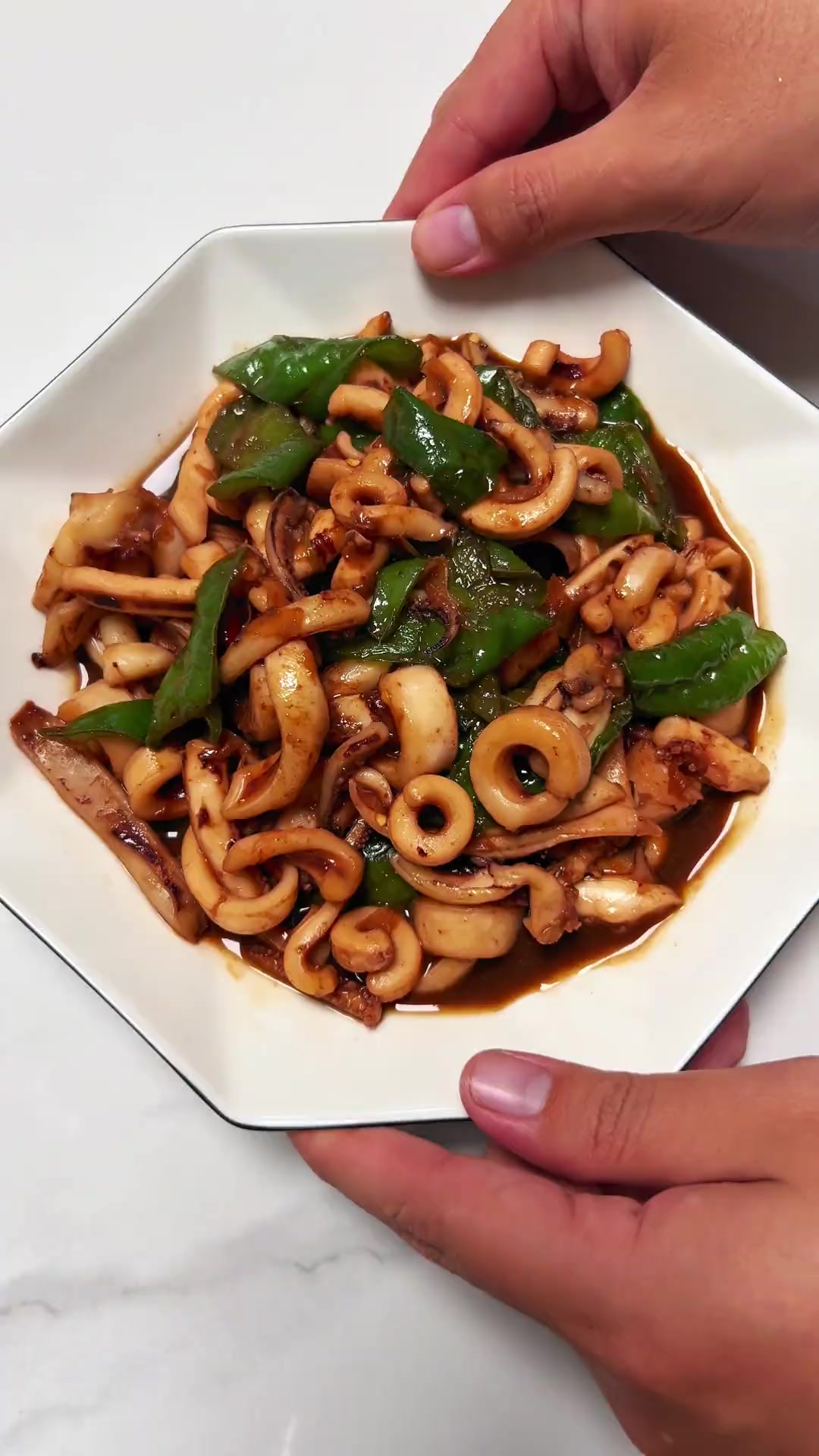 辣炒鱿鱼不焯水，汤汁泡饭，海边孩子懂其味！