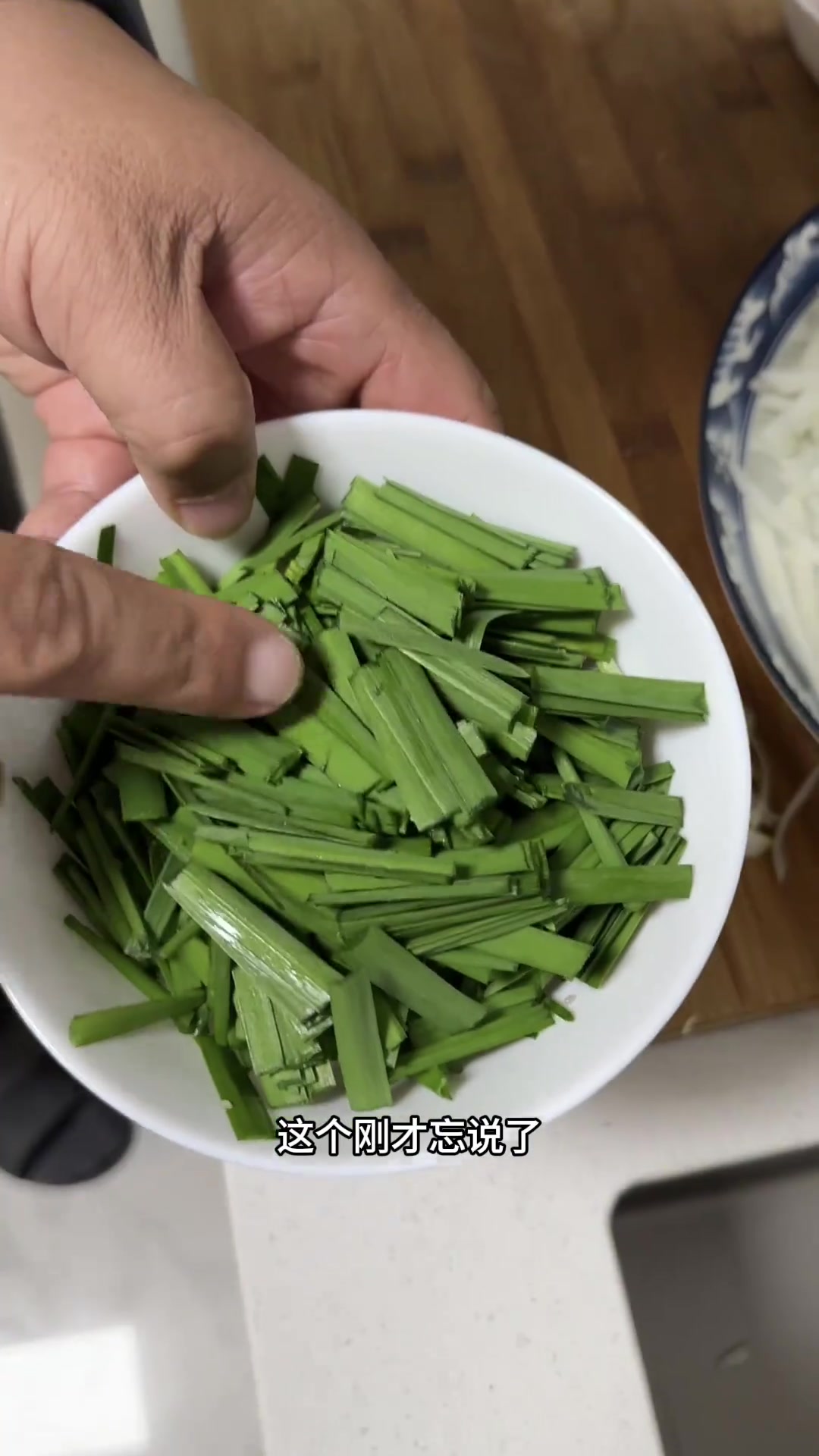 家常小炒肉丝炒白菜,简单美味超下饭,做法超详细
