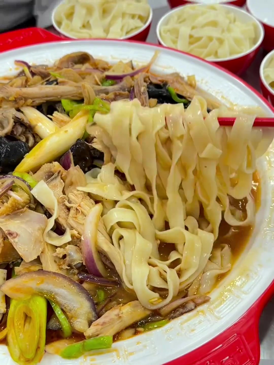 椒麻鸡拌面超好吃,麻麻辣辣让人回味