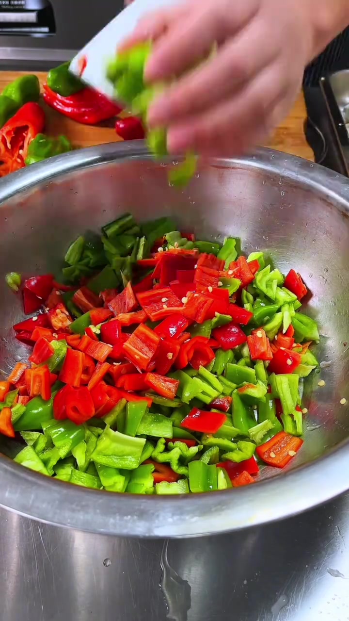 鸡胸肉配杏鲍菇，简单一炒，鲜香营养又好吃！