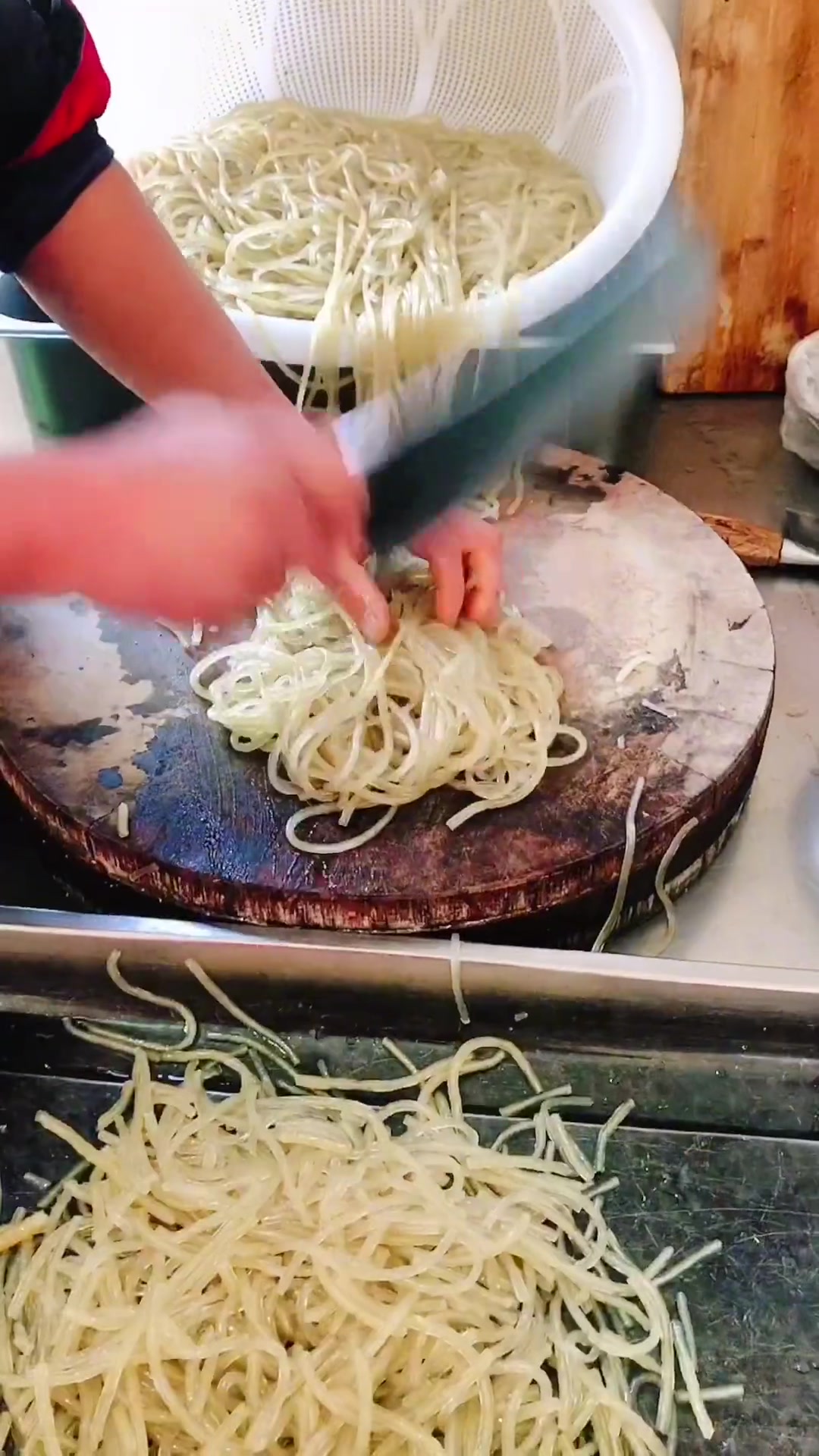 食堂粉丝鸭肉简单便宜,做出美味下饭菜