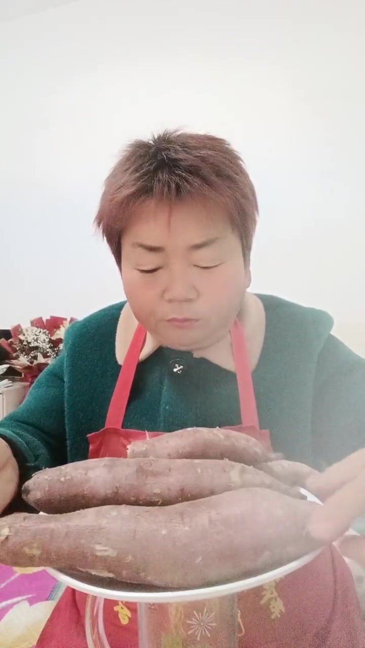 照顾红鱼花钱多,千万红鱼钱难搞,嫁人还得看钱够不够