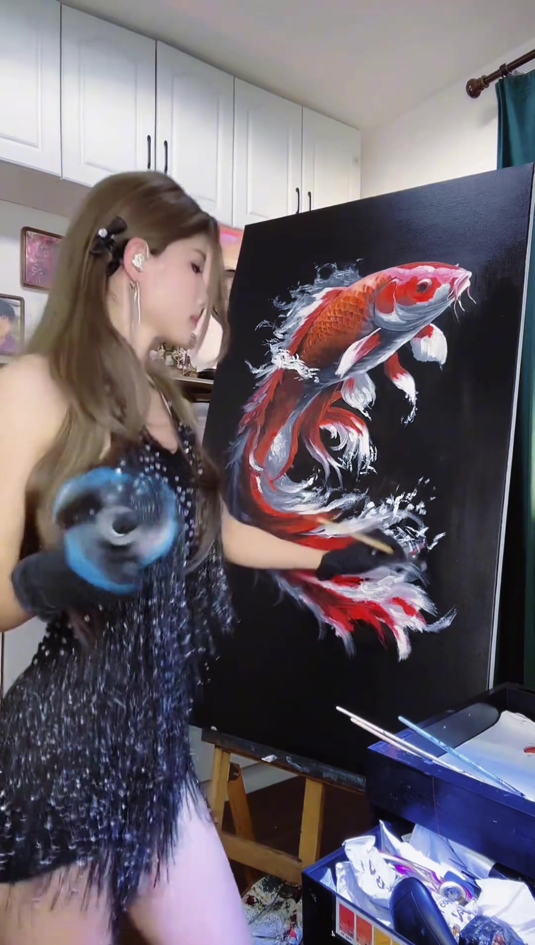锦鲤油画展现鱼跃龙门的吉祥寓意
