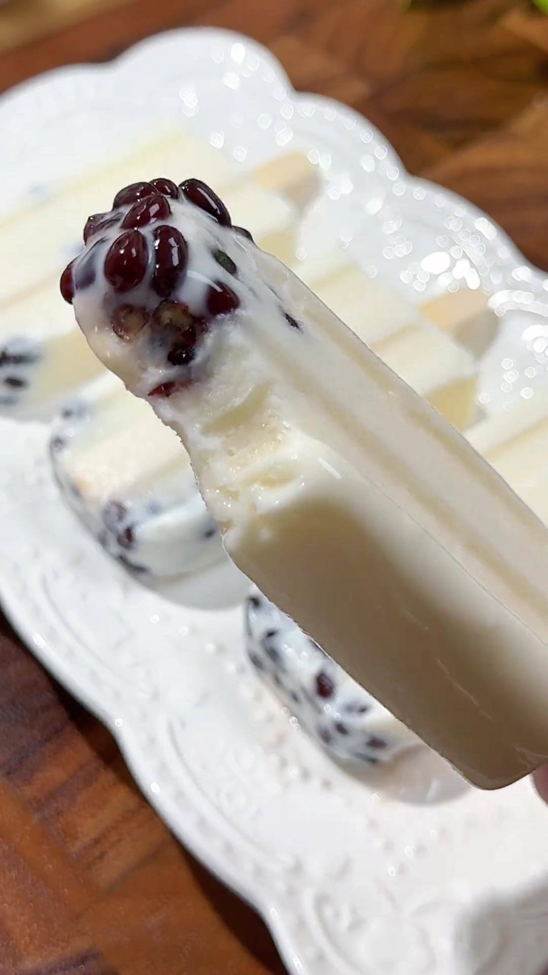 小布丁雪糕做法超简单,奶香红豆味,大小朋友爱吃!