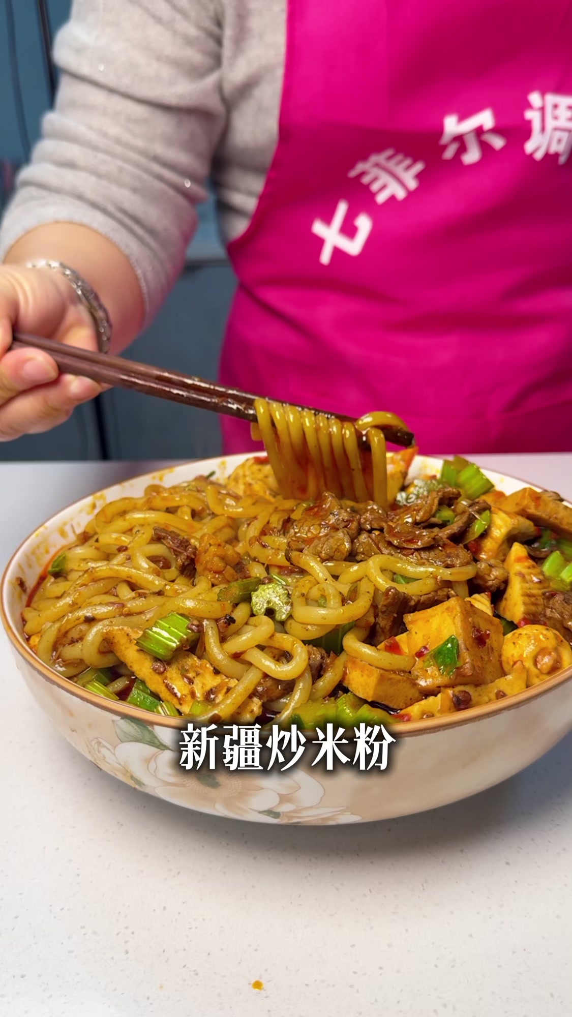 香到跺脚!这碗炒米粉好吃到停不下来,嗦粉党狂喜