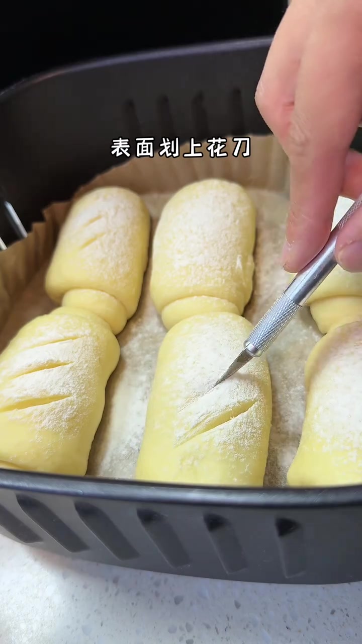 吃腻了馒头，试试这个牛奶面包卷，不用厨师机不用揉手膜
