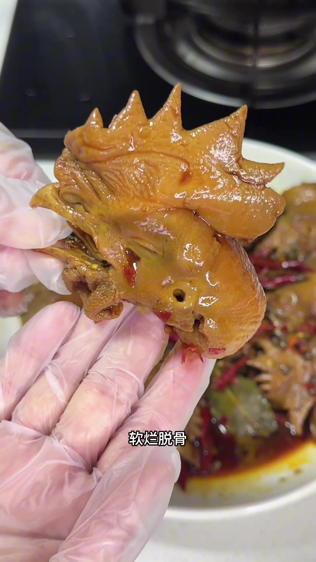 你们爱吃鸡头吗?今天卤的麻辣鸡头又麻又辣好吃到停不下来
