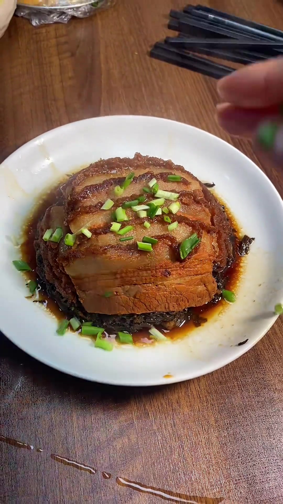 自己做的梅菜扣肉就是香，再也不用担心吃到槽头肉了