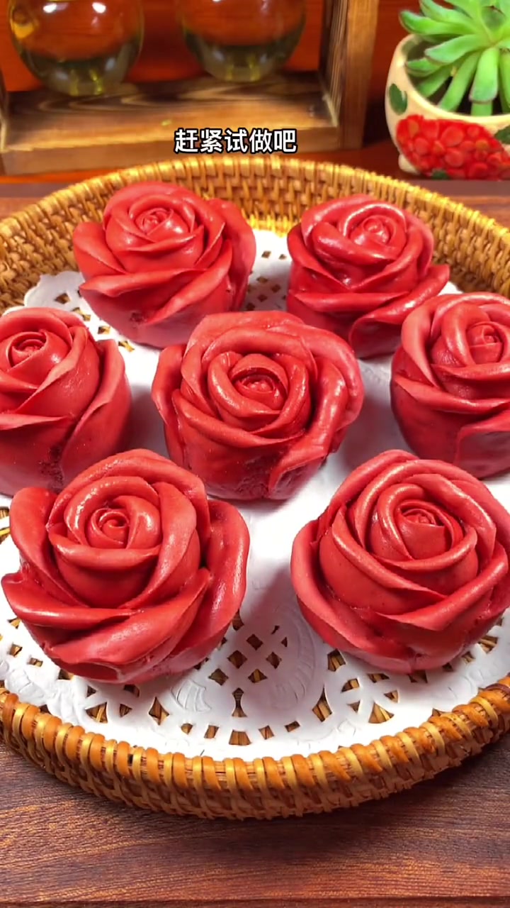 女神节可以吃的玫瑰花，玫瑰花馒头的做法～