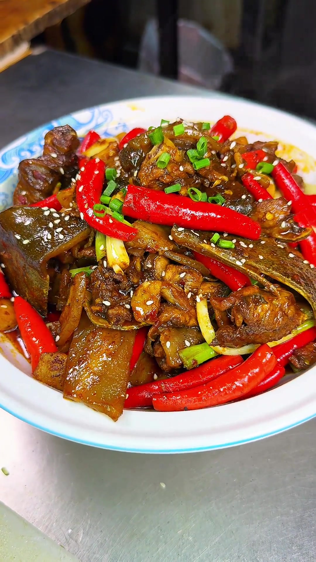 香辣红烧甲鱼简单详细做法，香香辣辣的很入味