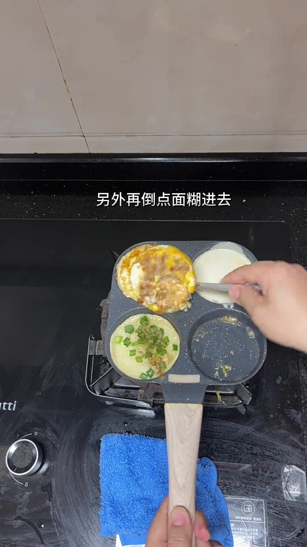 今日在家自制鸡蛋肉汉堡，大人小孩都爱吃！