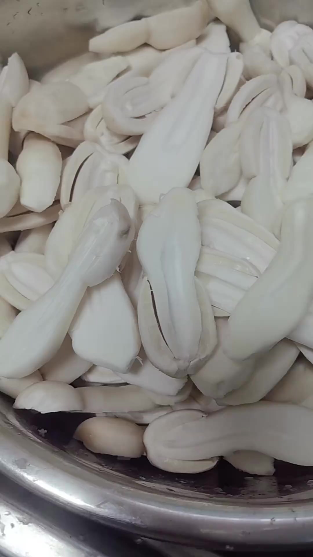 野蘑菇与鸡腿菇的焯水方法