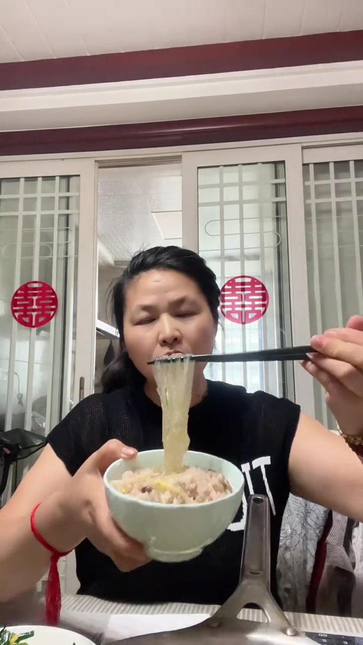 黄豆芽粉丝草鸡蛋汤太香了,正宗食材想吃请联系我