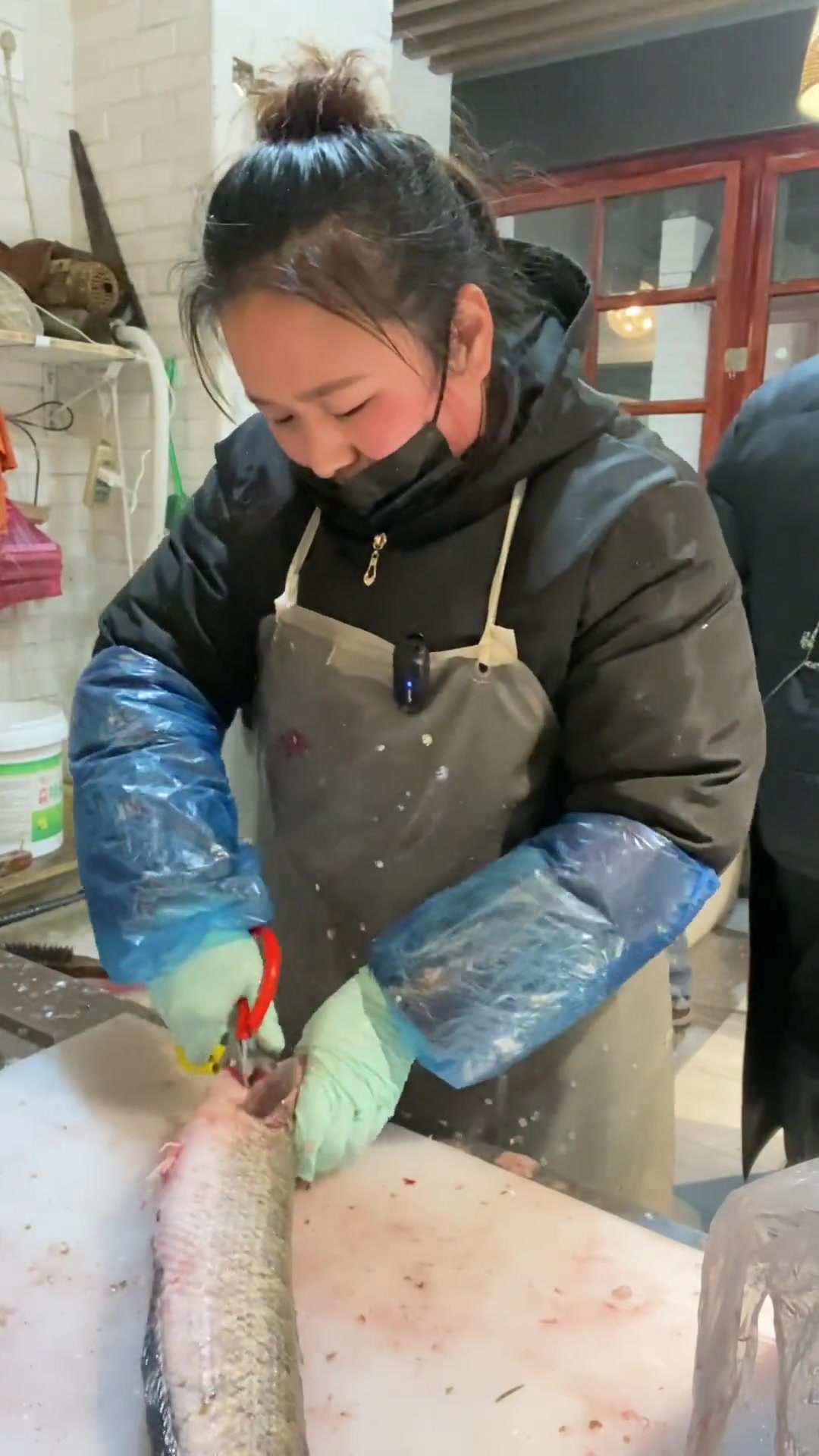 看看我是怎么切黑鱼片的