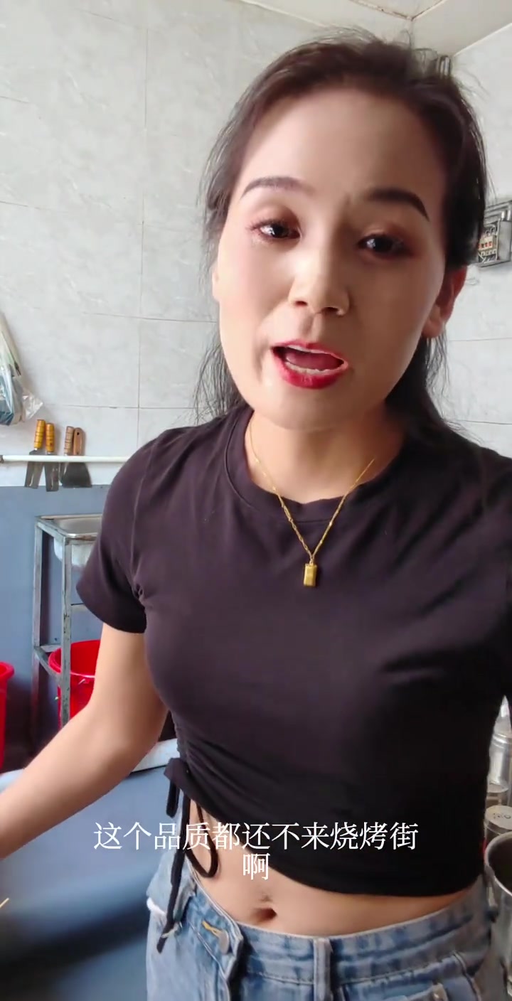 烧烤鸡家超实惠!鸡爪大串酒水便宜还打折!