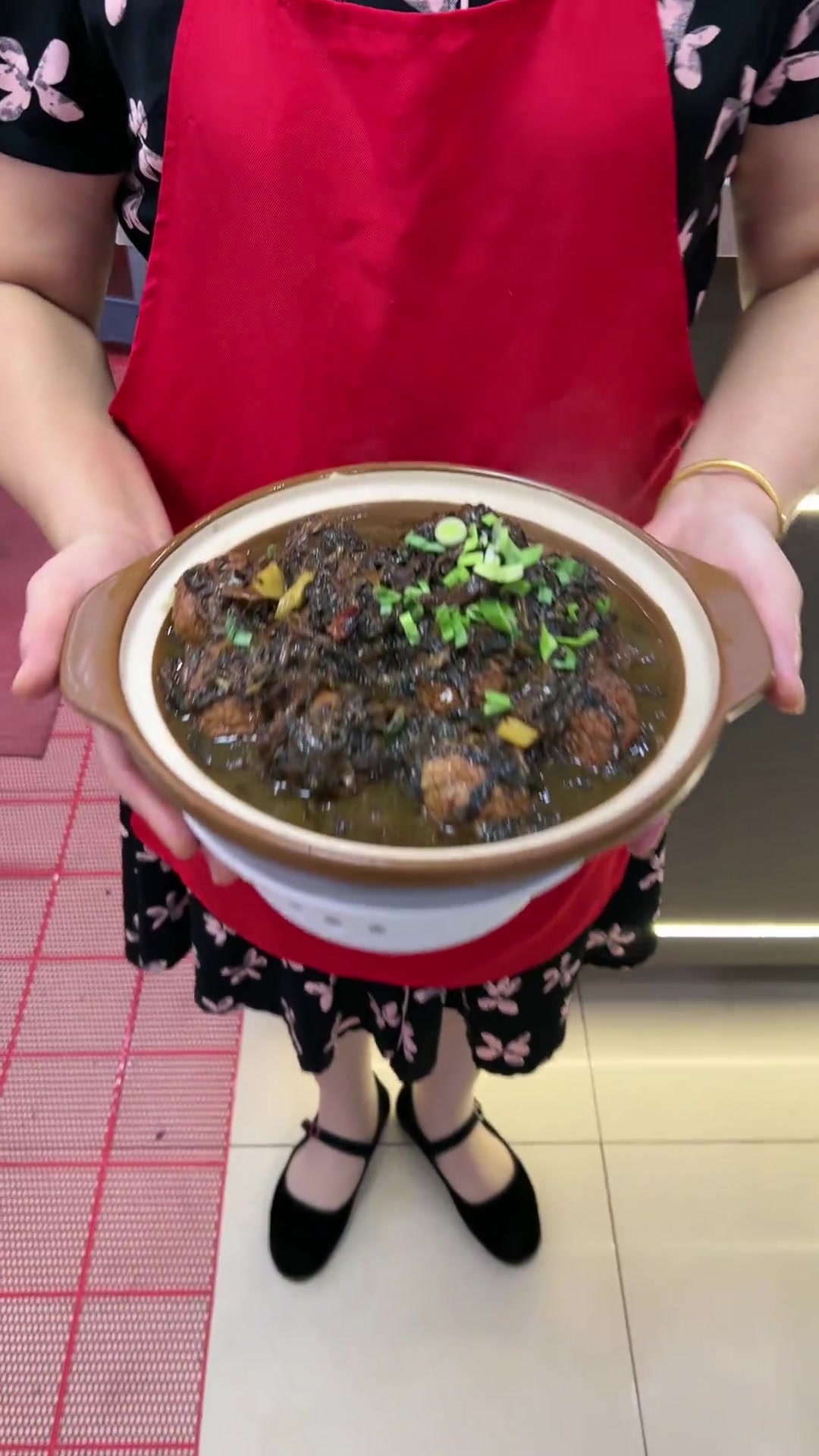 七位客人点十六道菜,二号楼帅哥的菜单太豪横!