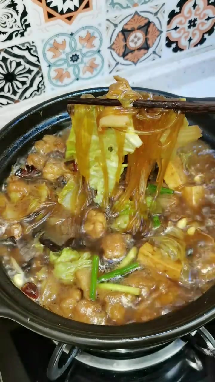 吃炖菜时节到，砂锅忙起来，新款大吉大利盖子更美观