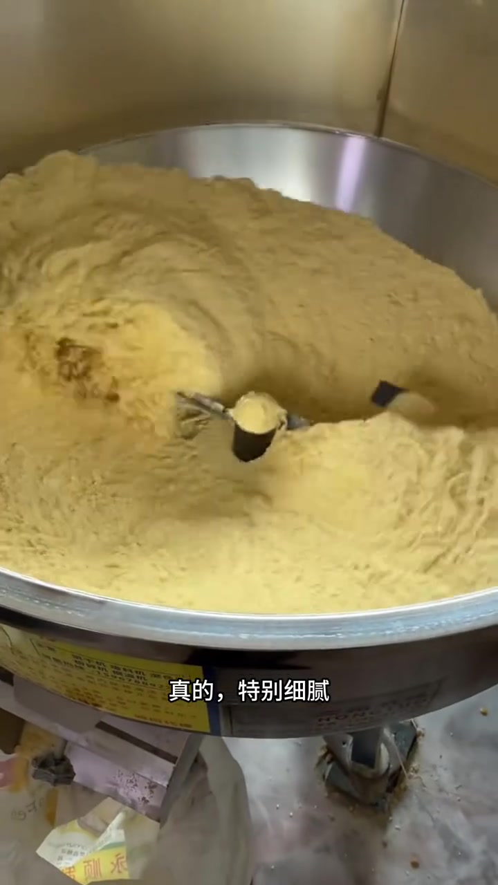 玉米面怎么挑?东北早市土豆哥教你怎么挑选营养健康又美味的东北笨苞米面!玉米面粥,玉米面馒头