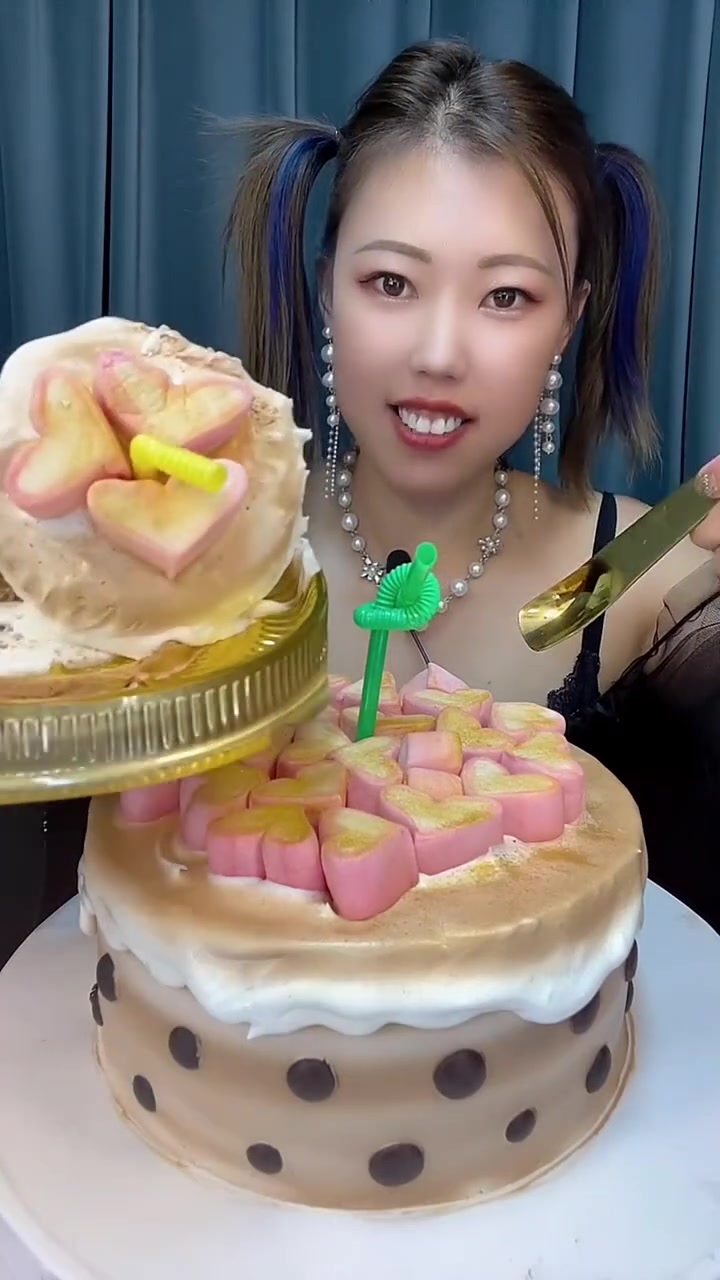 甜蜜暴击!这款心形蛋糕真的太治愈了,老铁们快来围观!
