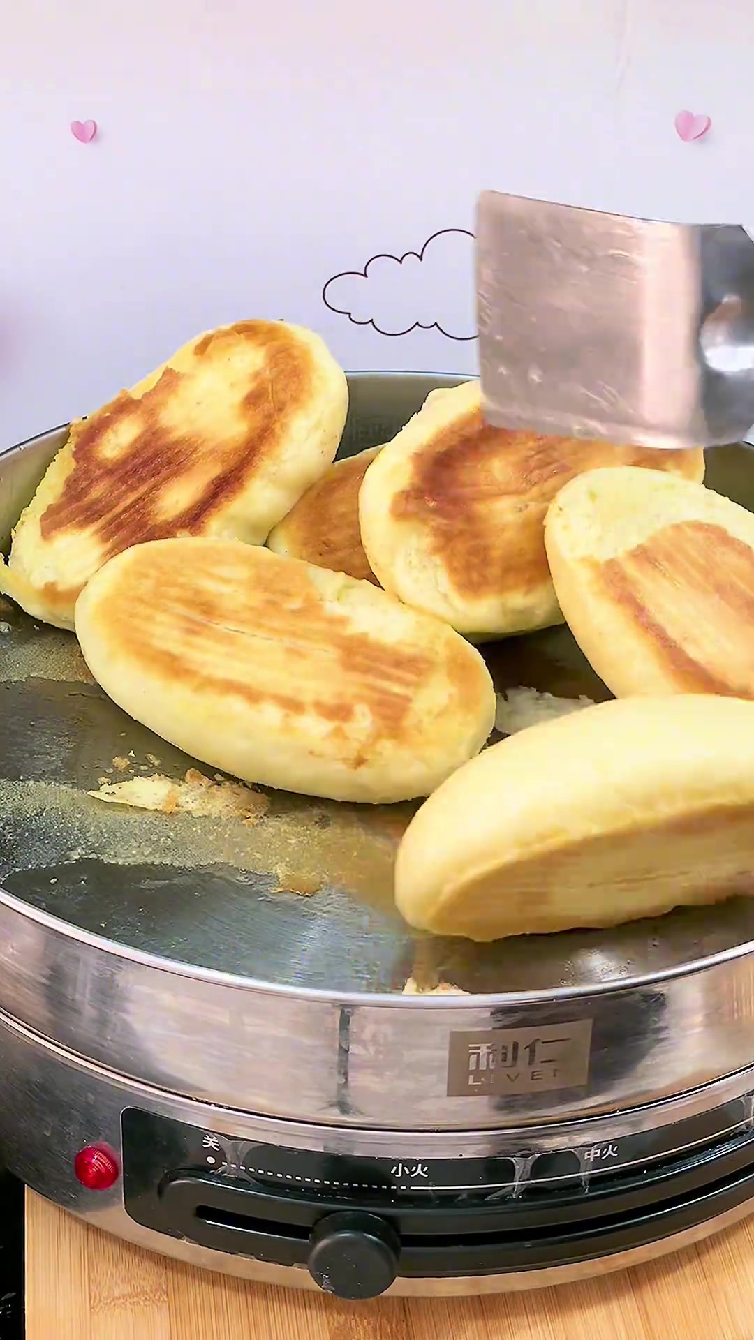 发面锅贴煎到金黄,一口咬下去香到跺脚!