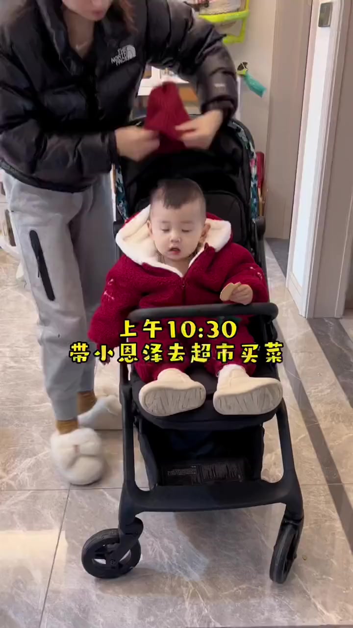 上午带小恩泽去超市买菜，到家小恩泽就开始补觉了
