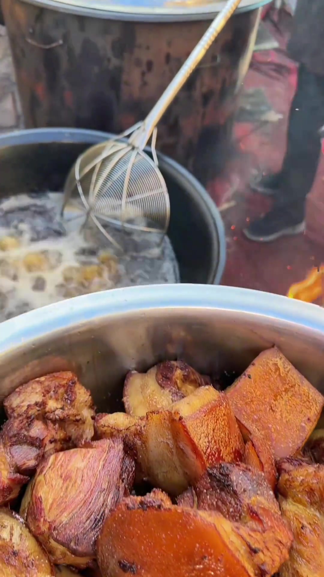 满满的红烧肉看着都让人流口水