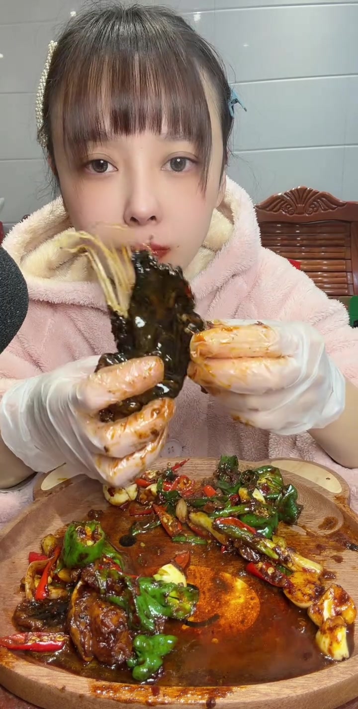 安康鱼翅是尾巴,后腿只能做梨子烫拉脂!