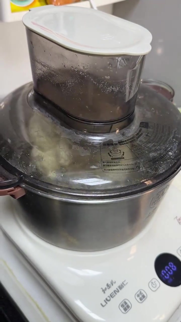 姐妹们以后在这里更新哦～今天花3块钱蒸了一大锅馒头，个个都松软又大个，才发现学会发面之后真