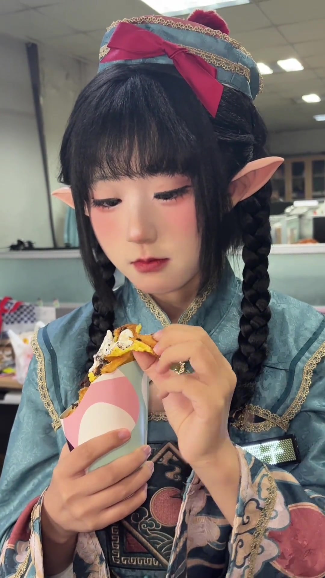 吃到鸡蛋仔冰淇淋啦