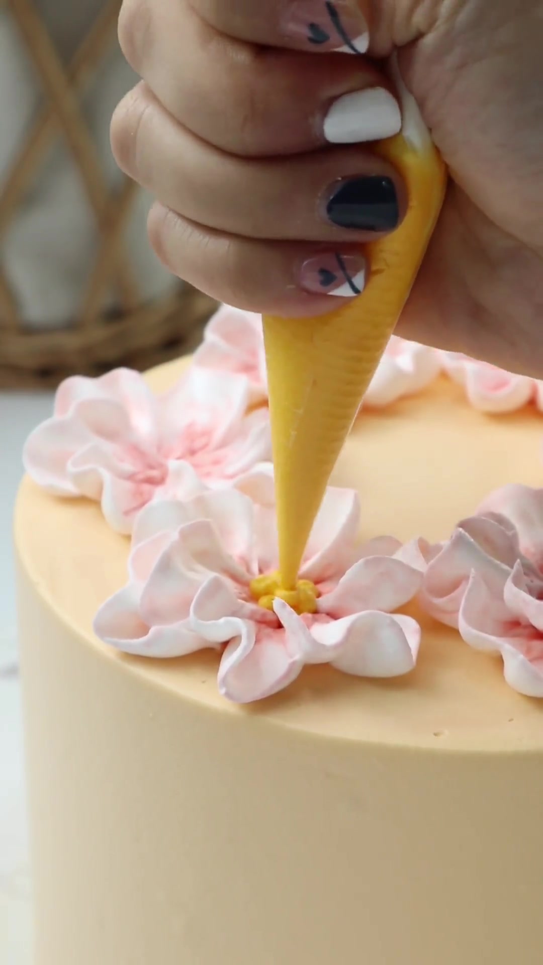 自己做的花朵蛋糕