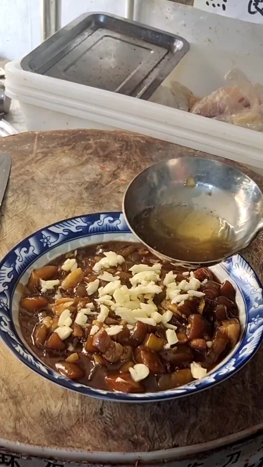 千顶大楼面和茄子做法,大炉干拌面超好吃!