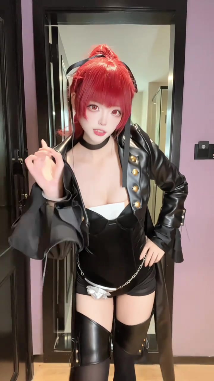 学妹最爱吃的是大爆炸汉堡