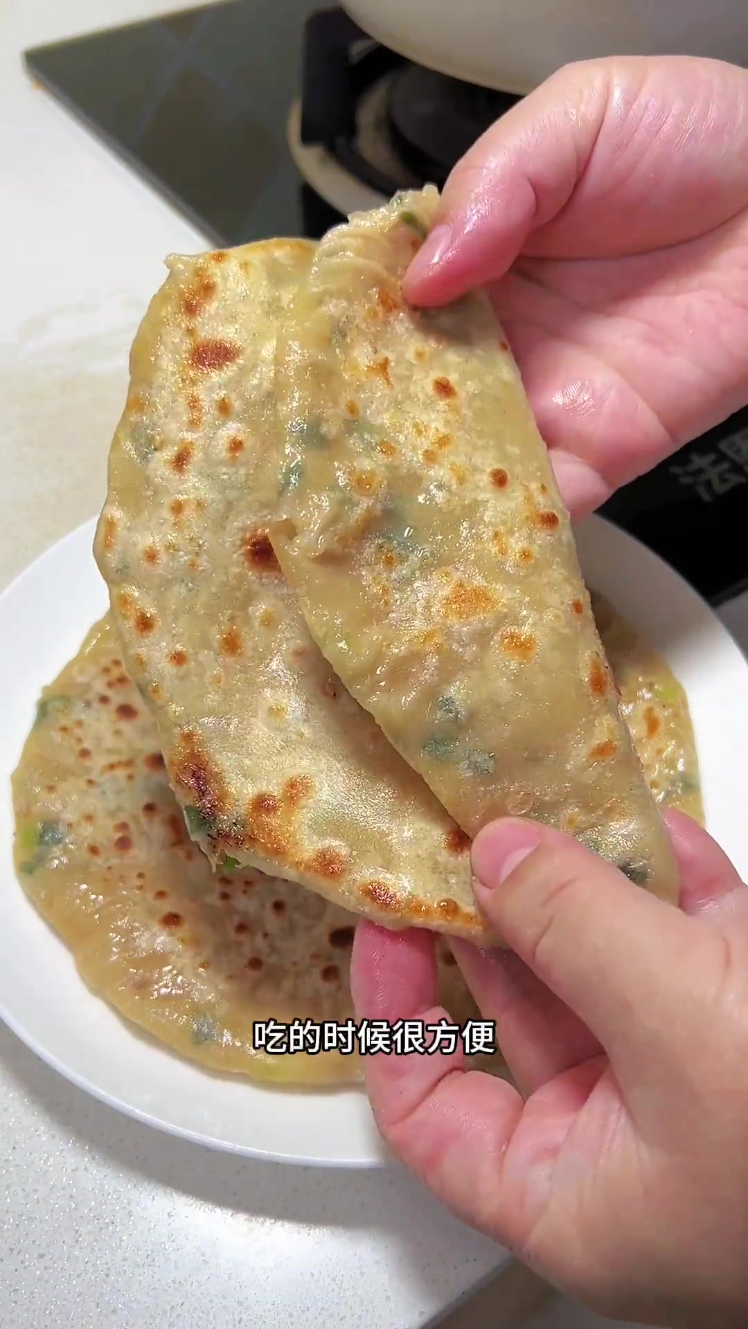 孩子上学要快速,冻些猪肉馅饼早上煎很方便