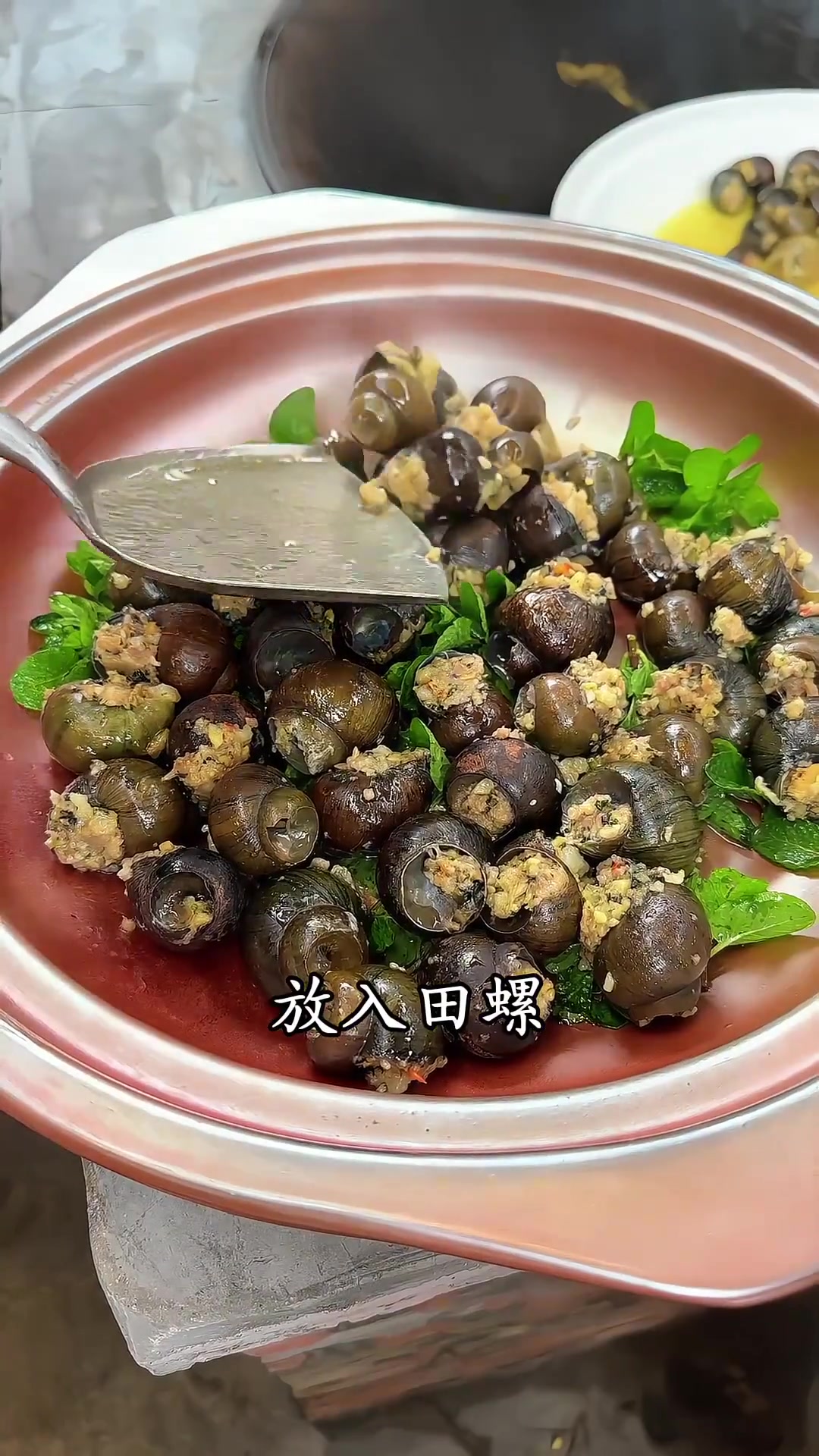 客家酿田螺，用料简单做法易，配灵魂酱汁超美味！