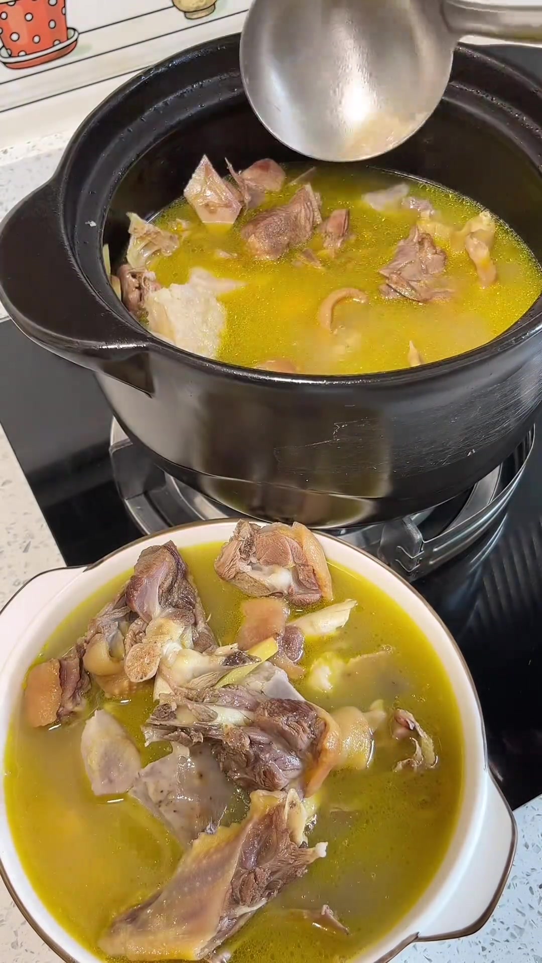 在家做了好吃的鸭肉炖芋头