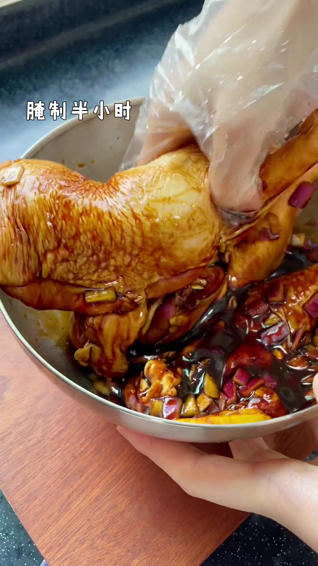 店里吃过窑鸡念念不忘，在家复刻，有窑鸡粉会煮饭就能做超简单
