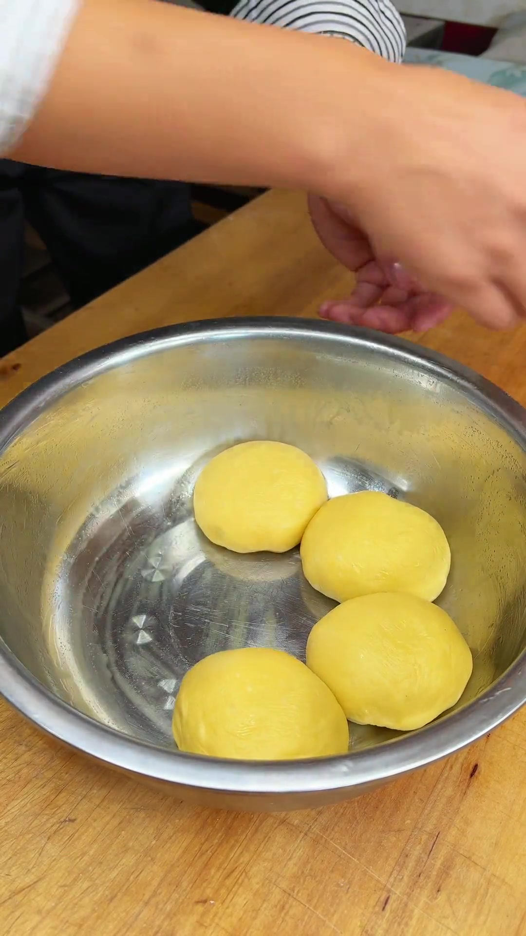 想吃蛋糕怎么办？简单教程来啦，好吃好做孩子最爱