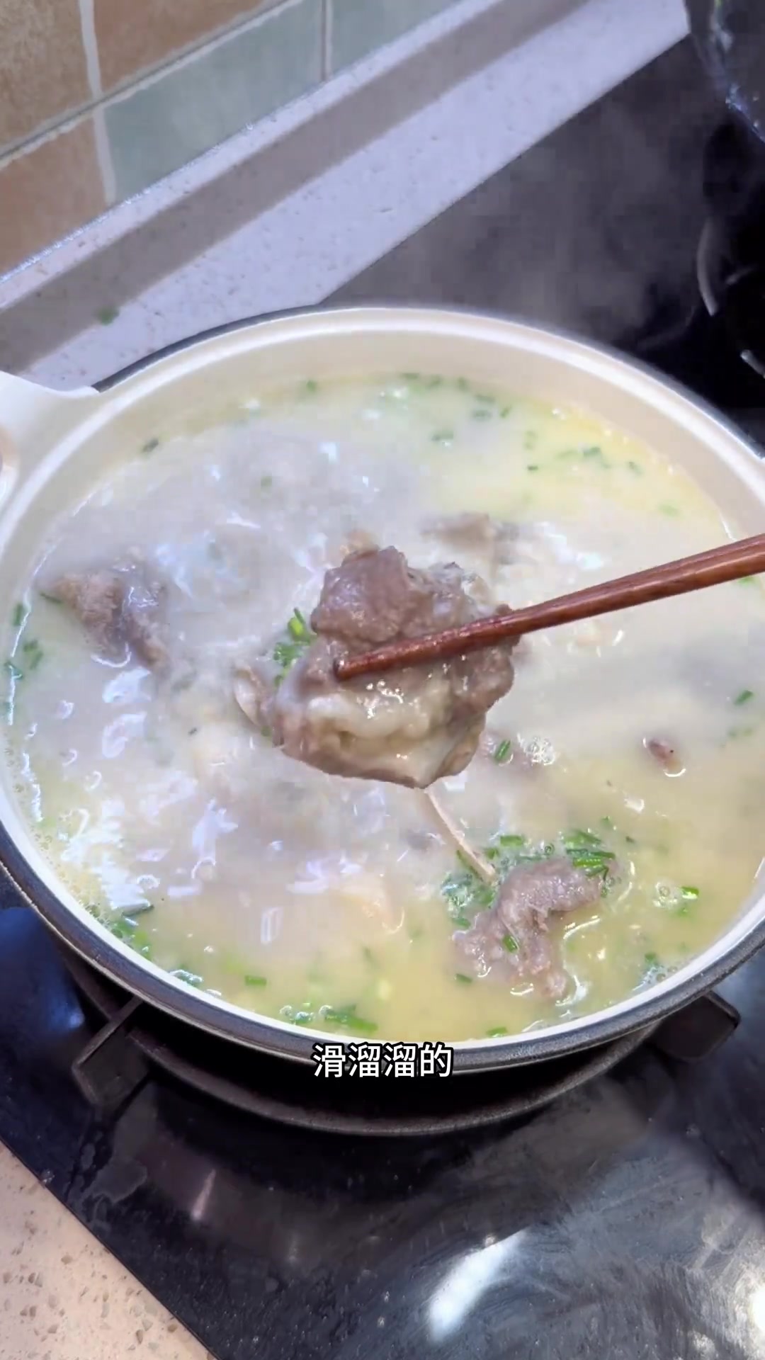 分享超好吃芋头排骨汤，汤汁泡饭能炫好几碗