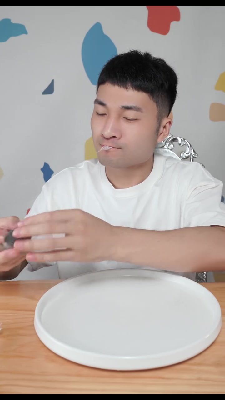 第119集|南北方人来说说,你们吃月饼区别这么大吗、老铁饭局中秋篇 月饼挑战计划