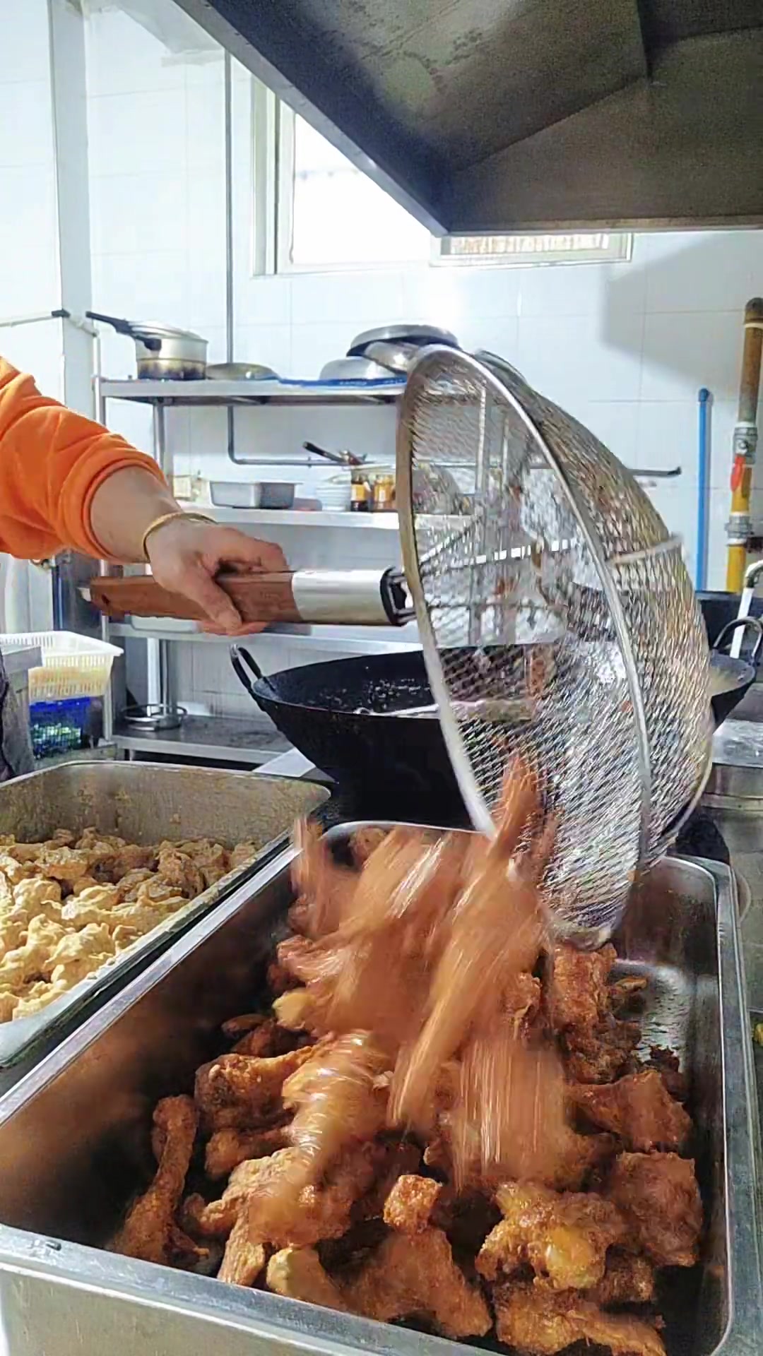 厨房里的江湖:香酥鸭翅根的家常做法
