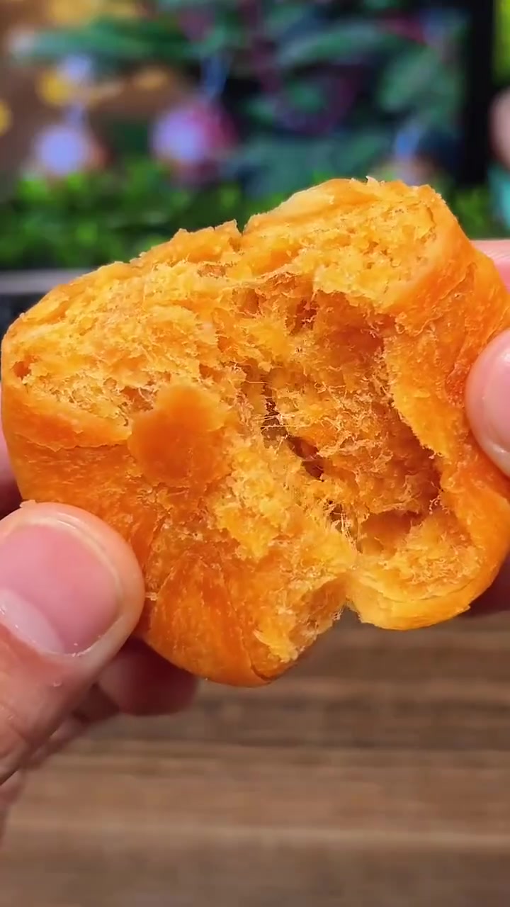 还得是从小吃到大的马大姐肉松饼!外面金黄酥皮里面咸香肉松!大人小孩都爱吃!