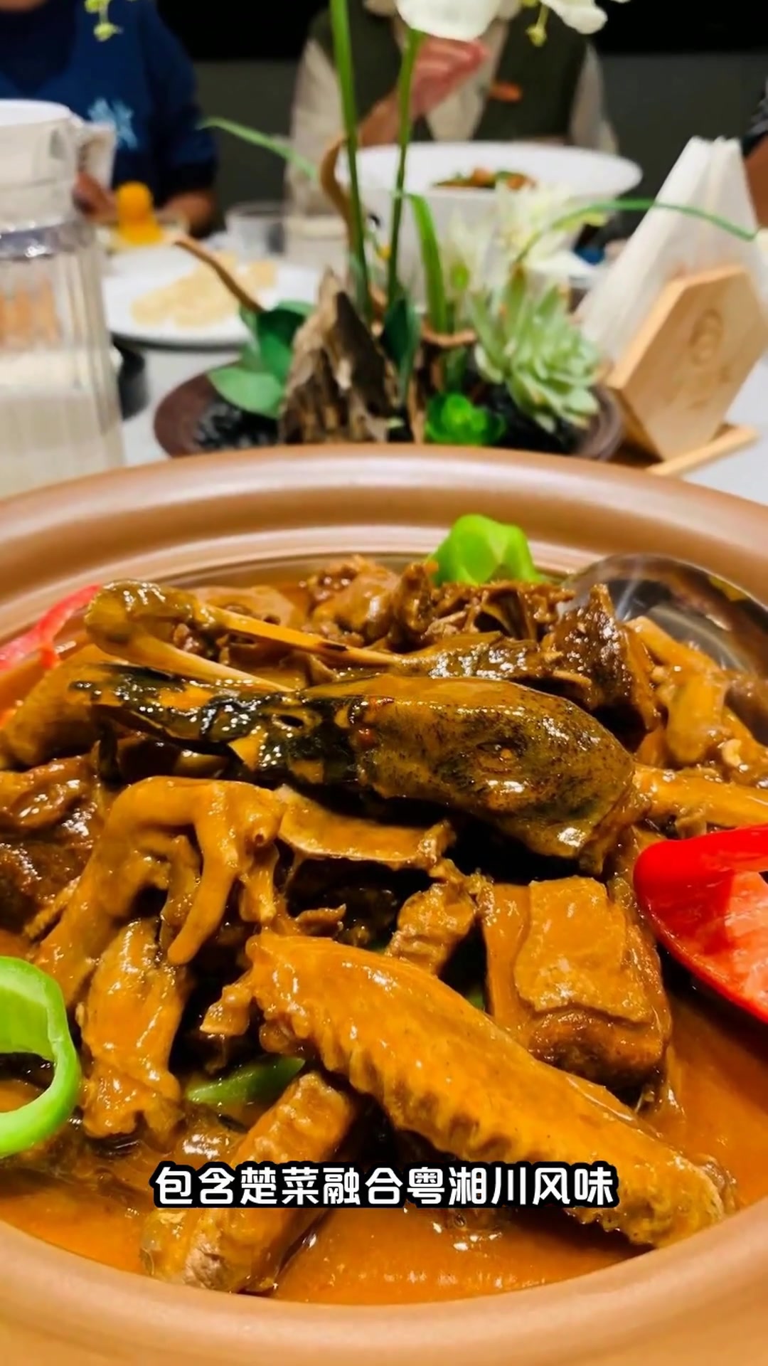 武汉老字号酒店年夜饭预订破千桌,私厨上门日薪两千仍供不应求