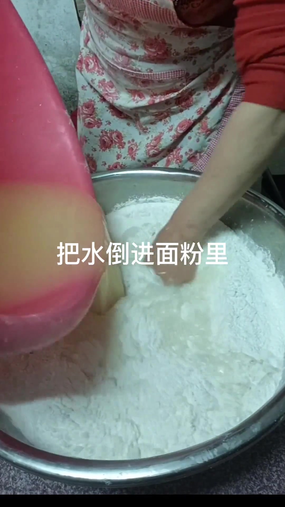 手工制作,小油条的和面操作手法,视频有点长,耐心看完,关键是醒面过程