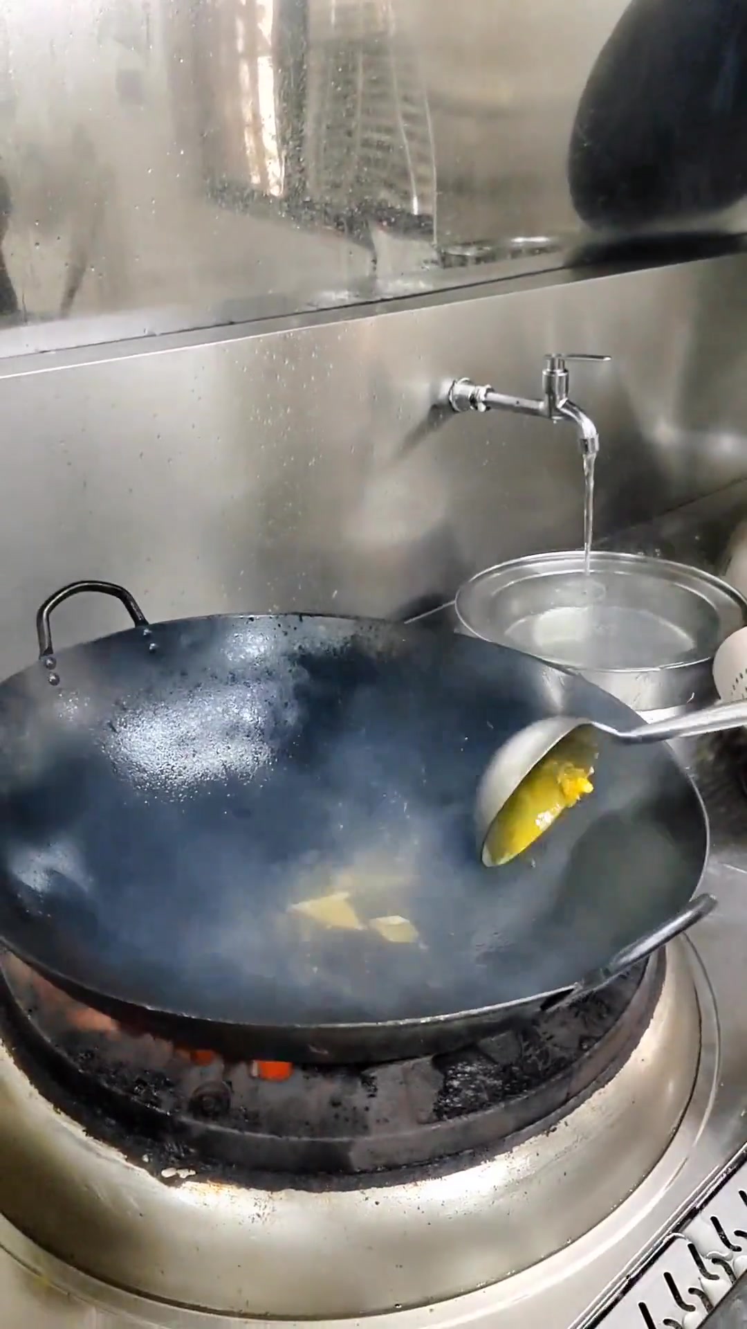 员工餐:猪油渣煮黑油菜