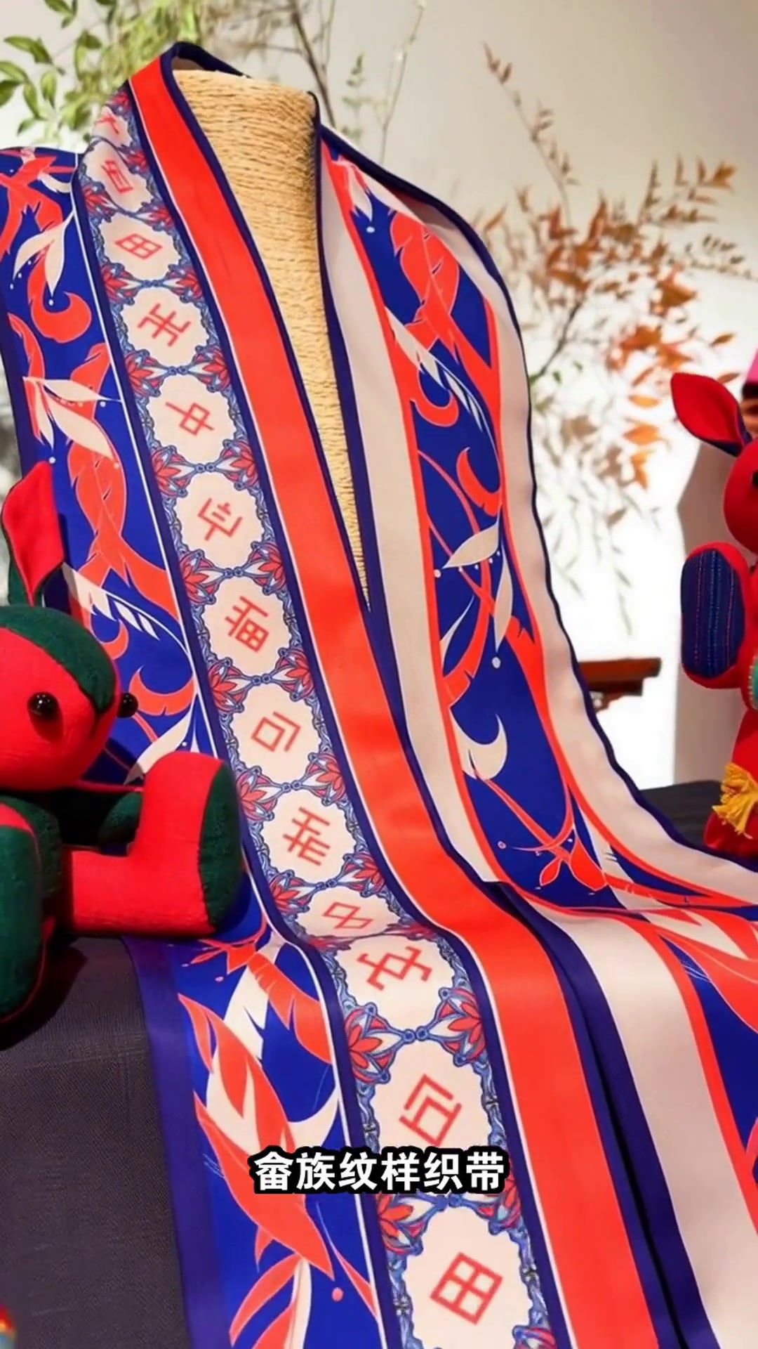 兰溪畲乡迎来国际留学生 竹竿舞麻糍制作引爆文化体验热潮