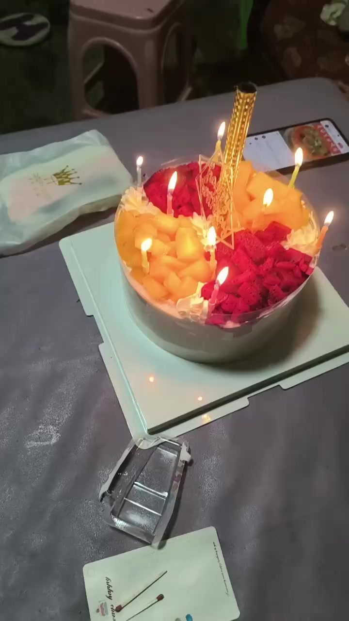 蛋糕祝福语：愿你成为自己喜欢的样子，生日愉快
